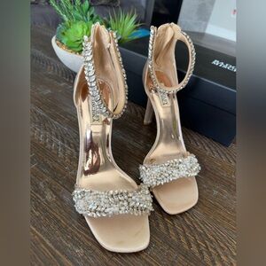 Bedgley Mischka 9.5 satin embellished 4” champagne sandals.